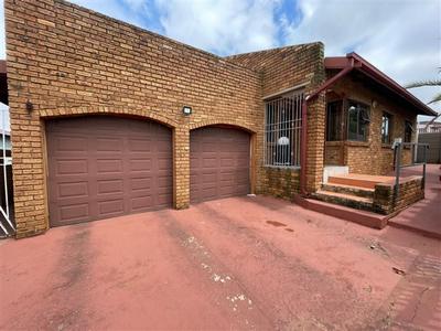 House For Sale in Crosby, Johannesburg