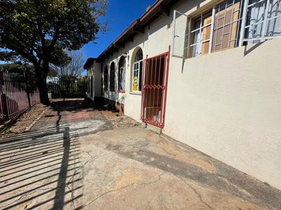House For Sale in Hurst Hill, Johannesburg