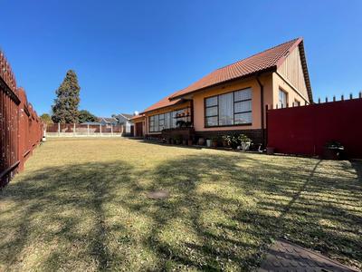 House For Sale in Florida, Roodepoort