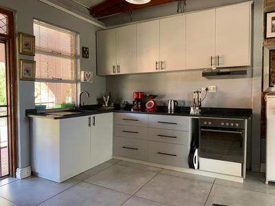 Apartment / Flat For Sale in Albertville, Johannesburg