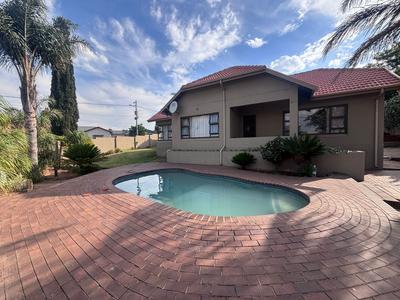 House For Sale in Florida North, Roodepoort