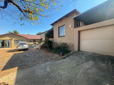 House For Sale in Delarey, Roodepoort
